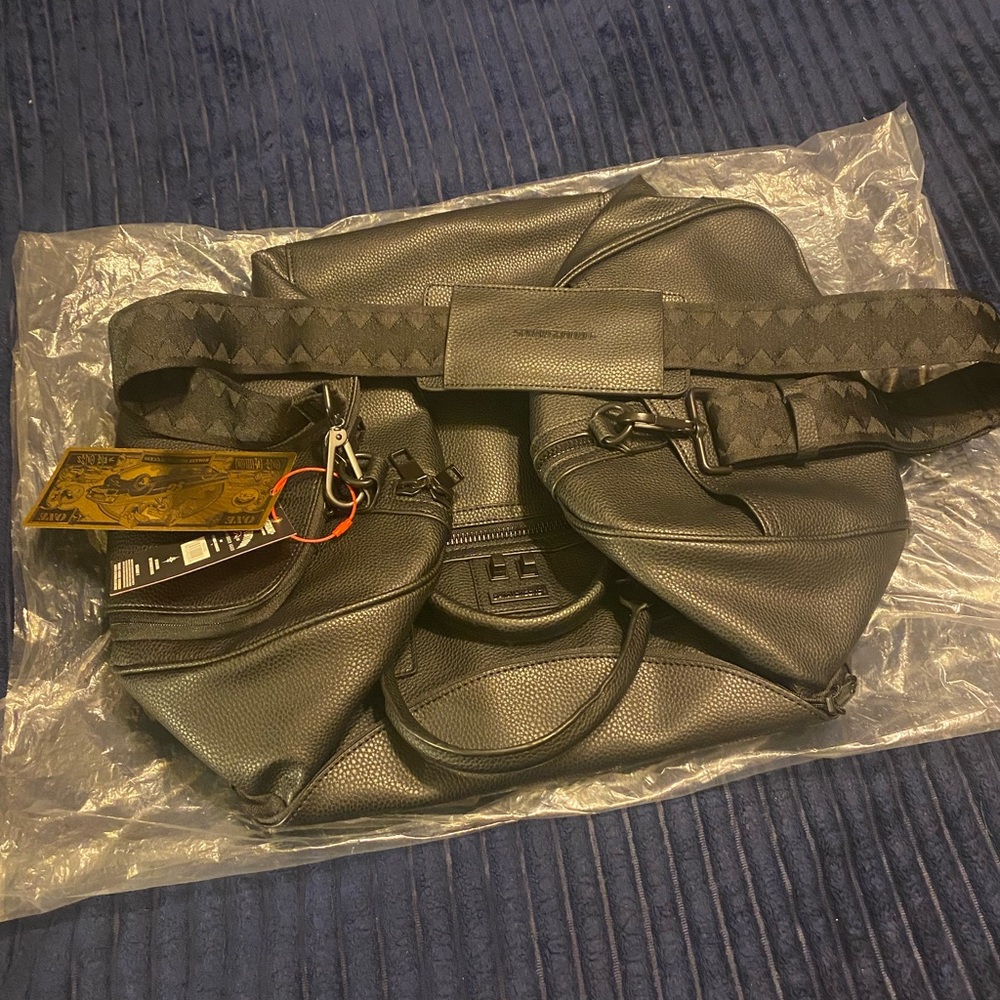 Sprayground Rich Rover Cargo Shark
Duffle